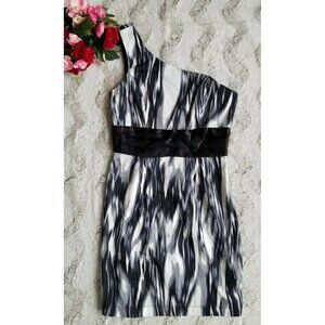 ✨️CL Disorderly Conduct One Shoulder Black White Gray 5